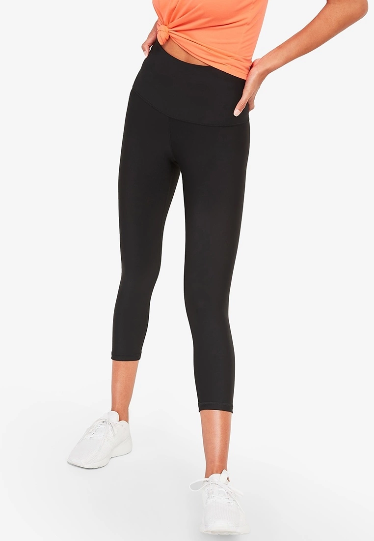 Old Navy Super High-Rise Sculpting 3/4 Length Powersoft Leggings 3 Old Navy Super High-Rise Sculpting 3/4 Length Powersoft Leggings