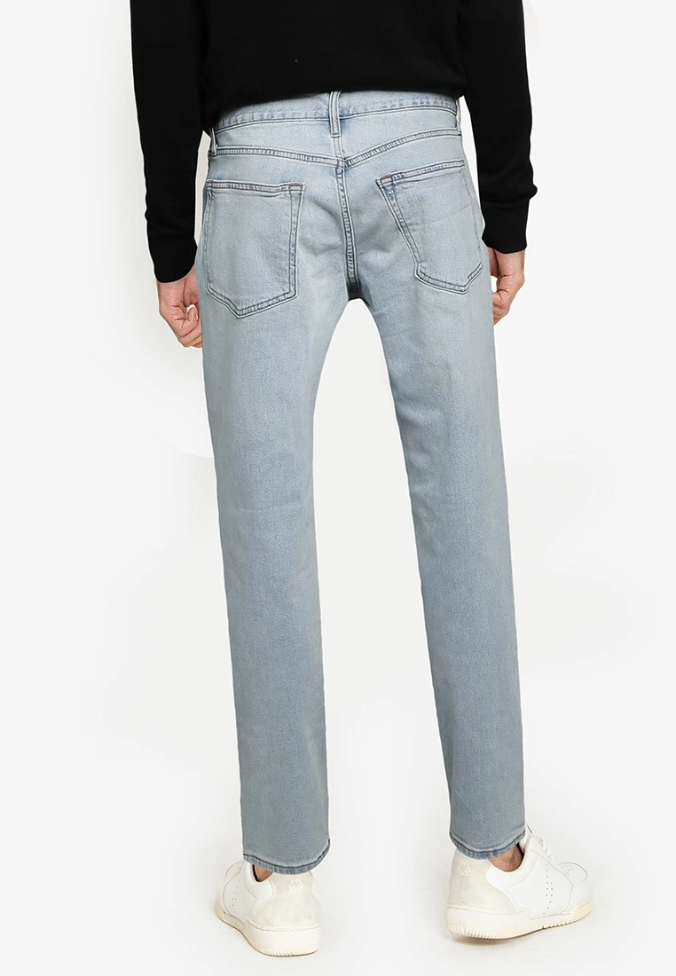 Old Navy Basic Athletic Tapered Jeans 4 Old Navy Basic Athletic Tapered Jeans - Billede 2