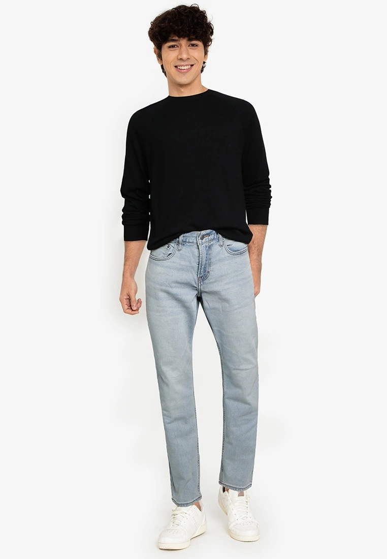 Old Navy Basic Athletic Tapered Jeans 6 Old Navy Basic Athletic Tapered Jeans - Billede 4