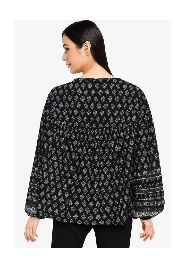 Old Navy Split Neck Border Print Boho Blouse 4 Old Navy Split Neck Border Print Boho Blouse - Billede 2