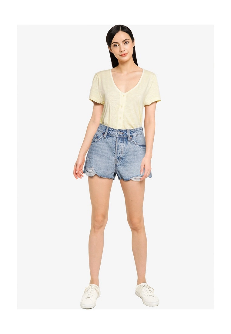 Old Navy Medium Washed Frayed Shorts 6 Old Navy Medium Washed Frayed Shorts - Billede 4