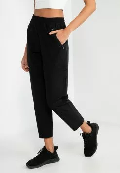 Old Navy All Seasons Cargo Taper Pants