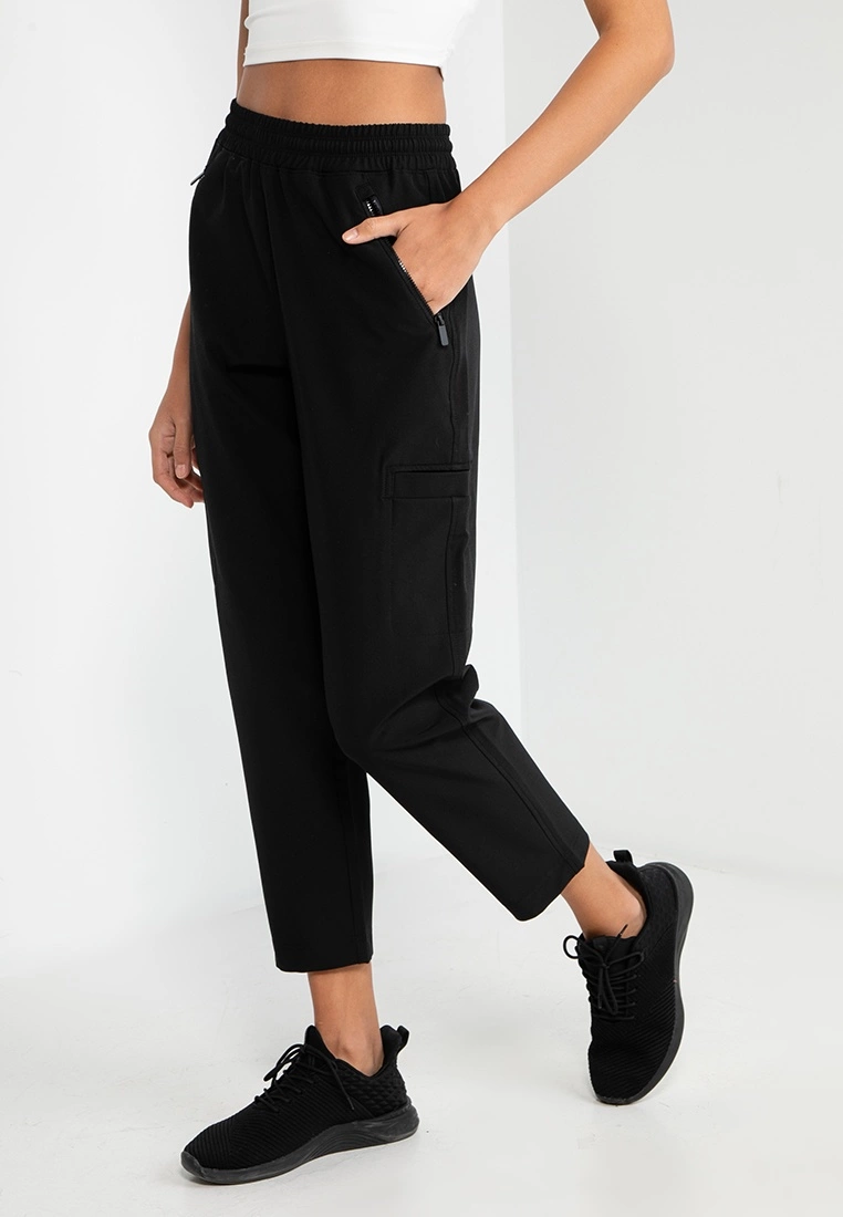 Old Navy All Seasons Cargo Taper Pants 3 Old Navy All Seasons Cargo Taper Pants