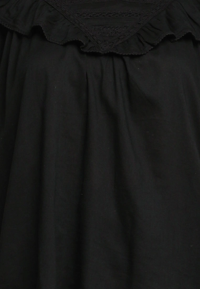 Old Navy Lace Ruffle Top 5 Old Navy Lace Ruffle Top - Billede 3