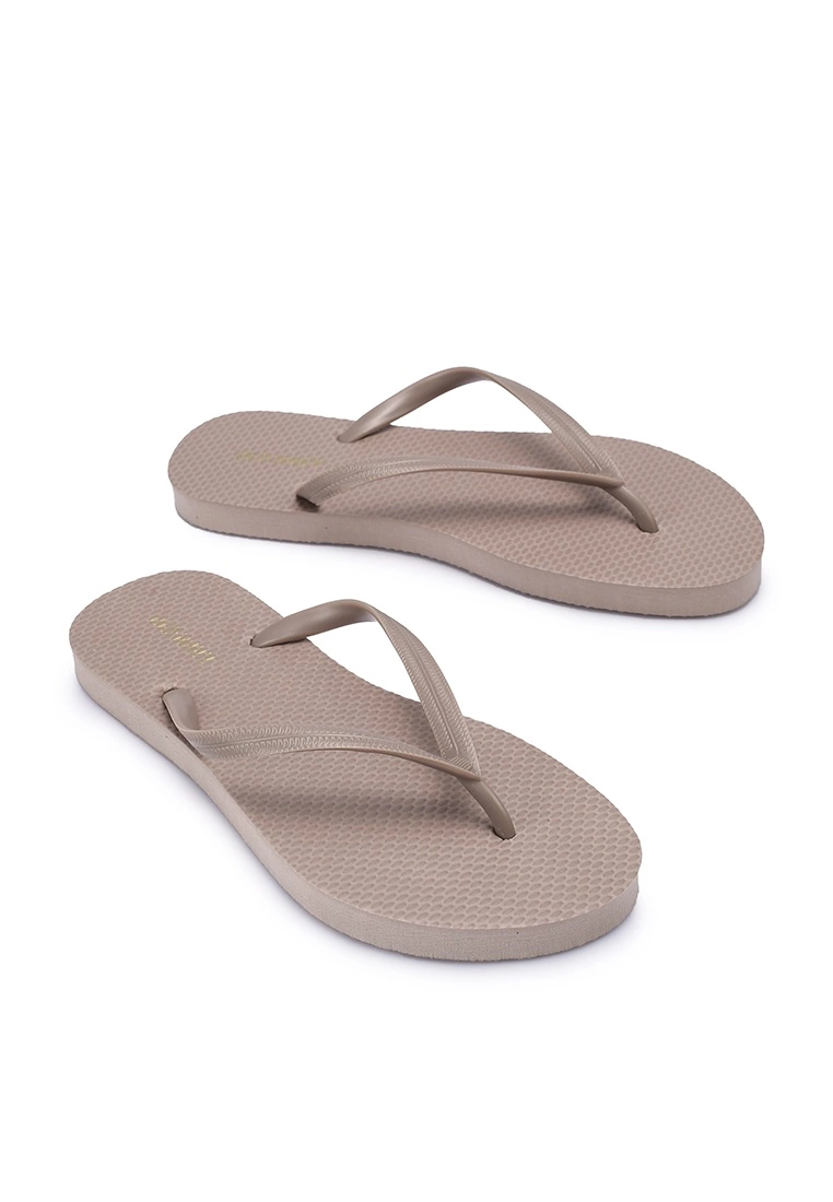Old Navy Plant-Based Flip-Flops 3 Old Navy Plant-Based Flip-Flops