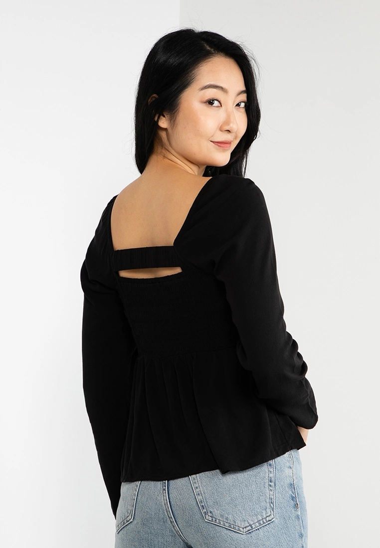 Old Navy Cutout Smocked Babydoll Swing Blouse 4 Old Navy Cutout Smocked Babydoll Swing Blouse - Billede 2