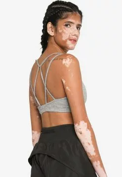 Old Navy Low Strappy Vneck Bra