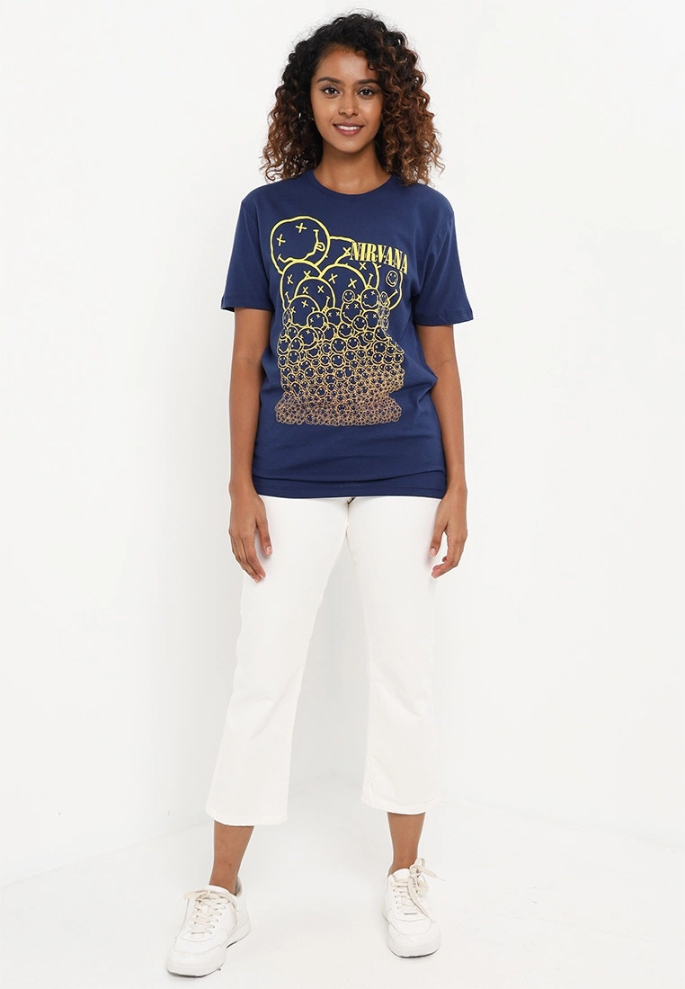 Old Navy Nirvana™ Smiley Face Gender-Neutral Graphic T-Shirt 6 Old Navy Nirvana™ Smiley Face Gender-Neutral Graphic T-Shirt - Billede 4