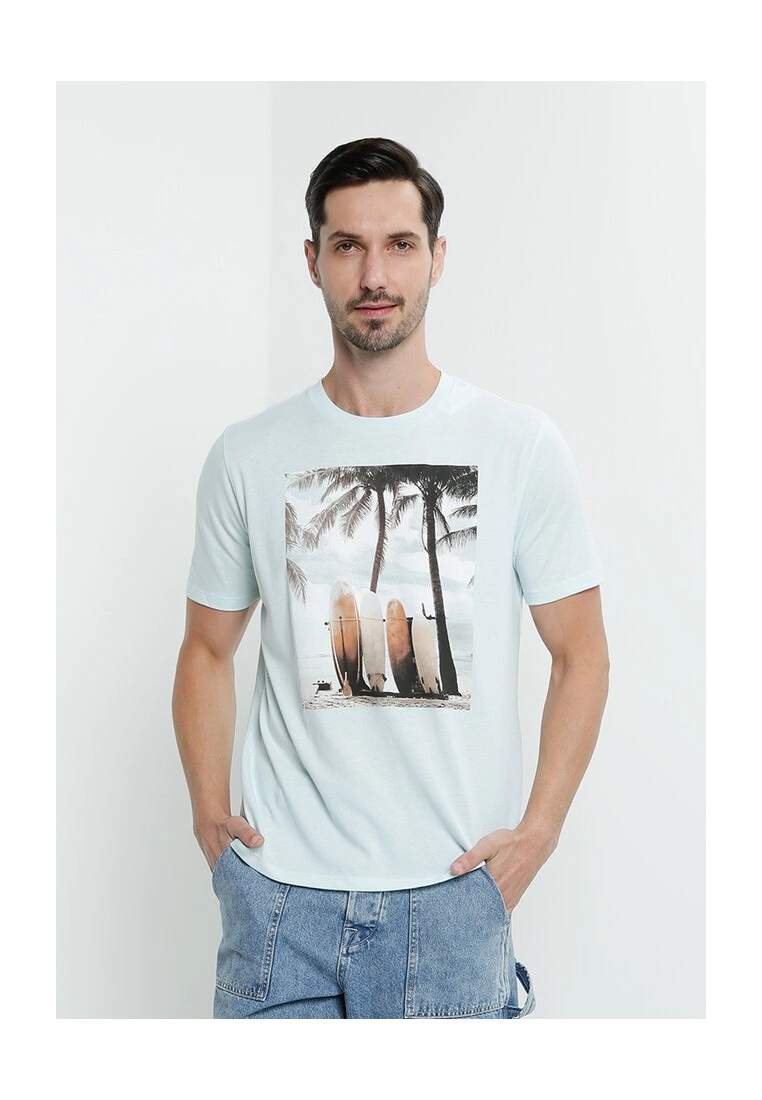 Old Navy Soft-Washed Graphic T-Shirt 3 Old Navy Soft-Washed Graphic T-Shirt