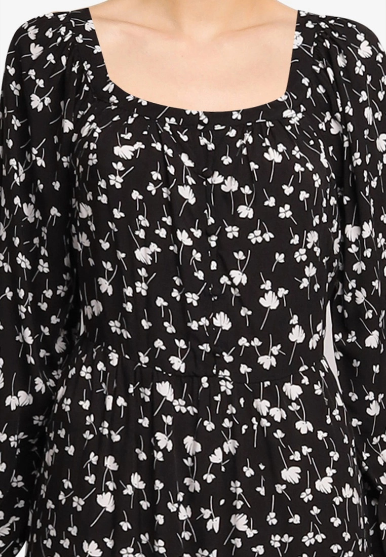 Old Navy Square Neck Tiered Maxi Dress 5 Old Navy Square Neck Tiered Maxi Dress - Billede 3