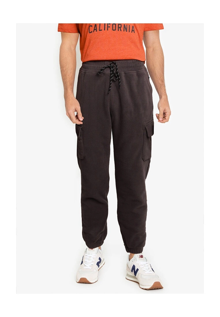 Old Navy Tapered Microfleece Jogger Cargo Sweatpants 3 Old Navy Tapered Microfleece Jogger Cargo Sweatpants