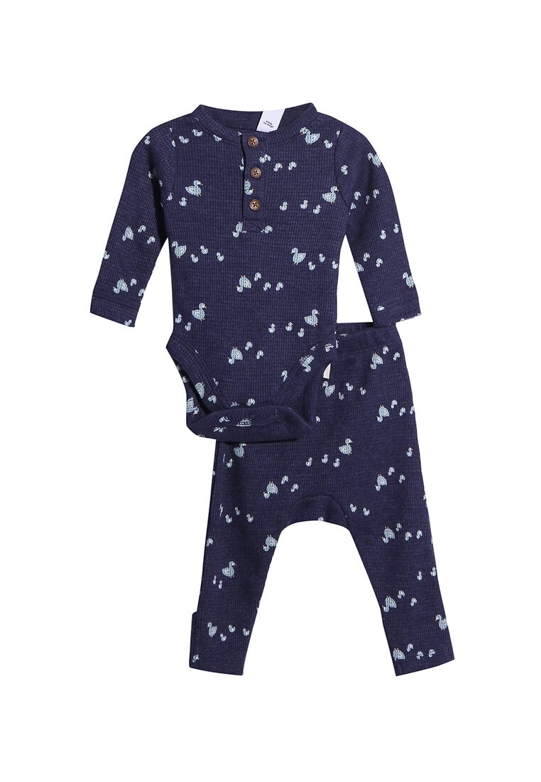 Old Navy Layette Printed Thermal Bodysuit 2Pc Set 3 Old Navy Layette Printed Thermal Bodysuit 2Pc Set