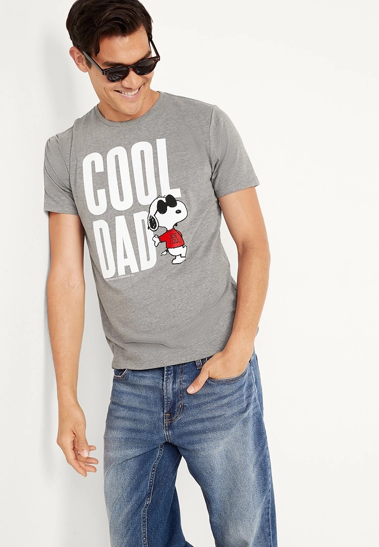 Old Navy Snoopy Cool Dad T-Shirt 5 Old Navy Snoopy Cool Dad T-Shirt - Billede 3