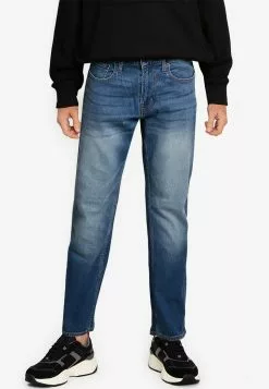 Old Navy Straight Built-In Flex Jeans