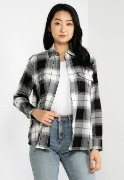 Old Navy Long-Sleeve Plaid Flannel Boyfriend Tunic Shirt