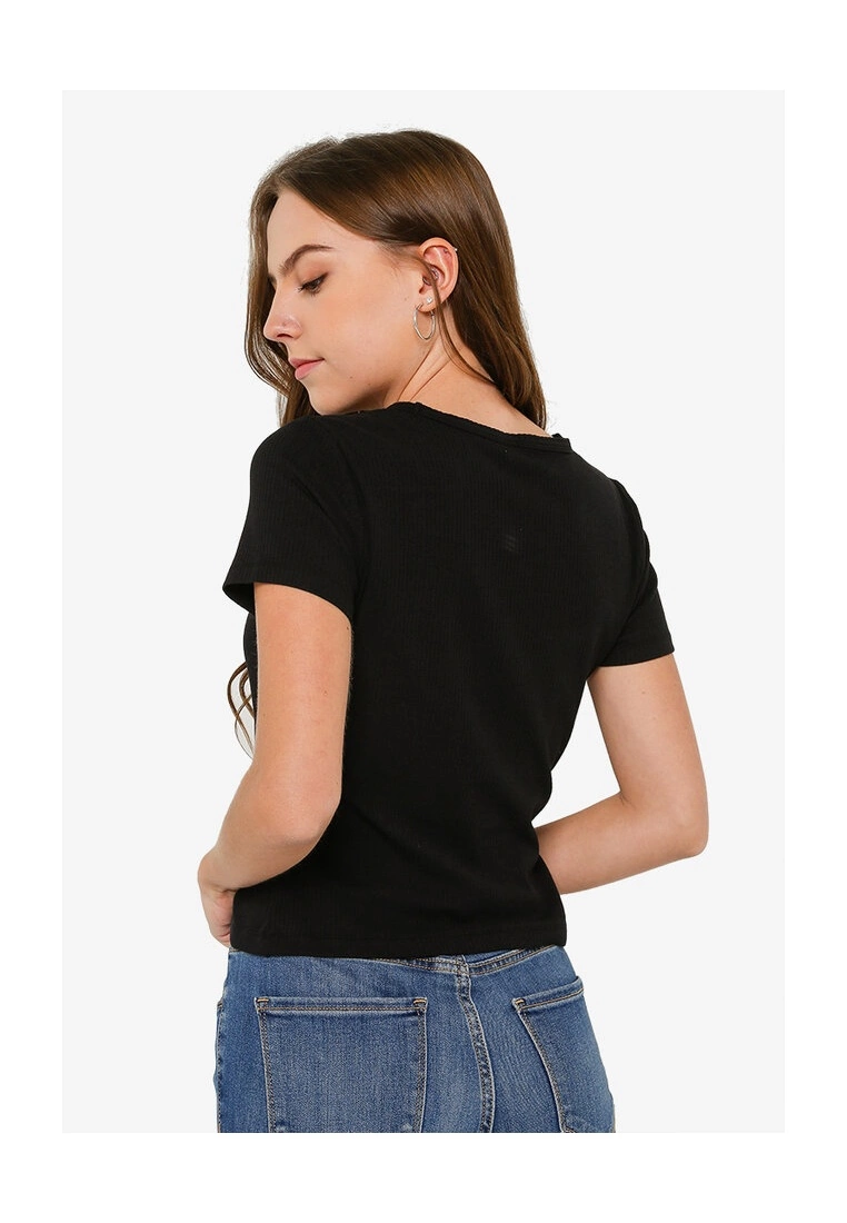 Old Navy Short Sleeves Cropped Slim Fit Rib Knit T-Shirt 4 Old Navy Short Sleeves Cropped Slim Fit Rib Knit T-Shirt - Billede 2