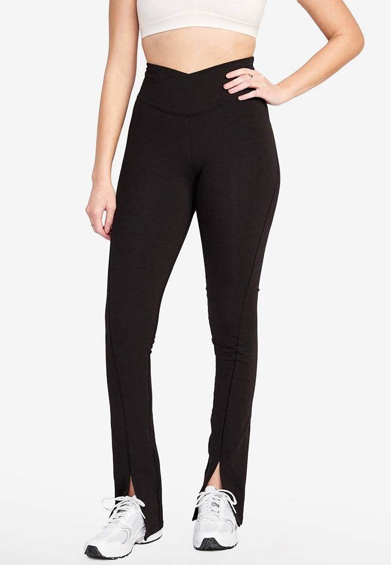 Old Navy Extra High-Waisted PowerChill Cross-Front Split-Hem Leggings 3 Old Navy Extra High-Waisted PowerChill Cross-Front Split-Hem Leggings