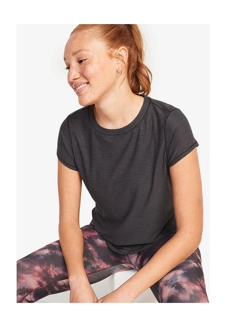 Old Navy Breathe ON Short Sleeves T-Shirt 3 Old Navy Breathe ON Short Sleeves T-Shirt