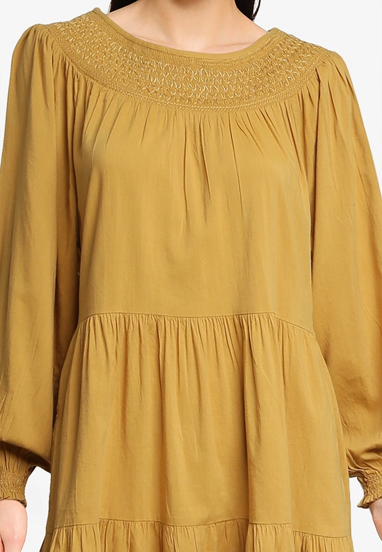 Old Navy Ls Smocked Yoke Swing Mini 5 Old Navy Ls Smocked Yoke Swing Mini - Billede 3