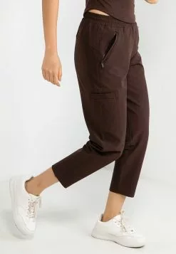 Old Navy All Seasons Cargo Taper Pants