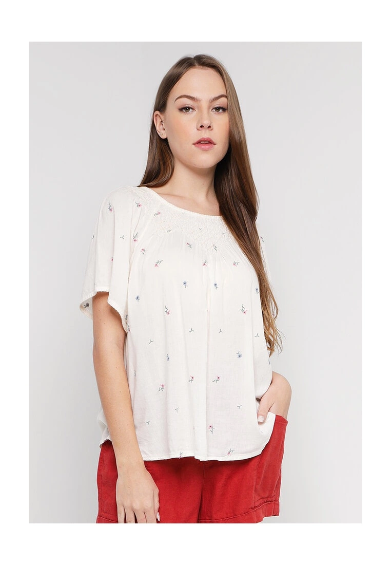 Old Navy Flutter Sleeves Smocked Embroidered Cutwork Swing Blouse 3 Old Navy Flutter Sleeves Smocked Embroidered Cutwork Swing Blouse