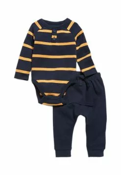 Old Navy Baby Thermal-Knit Henley Bodysuit & Pants Set