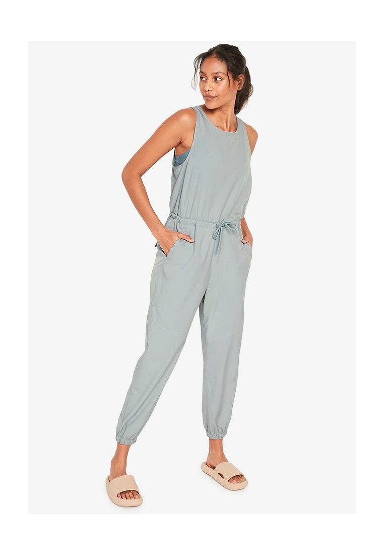 Old Navy Sleeveless Stretch Tech Jumpsuit 3 Old Navy Sleeveless Stretch Tech Jumpsuit