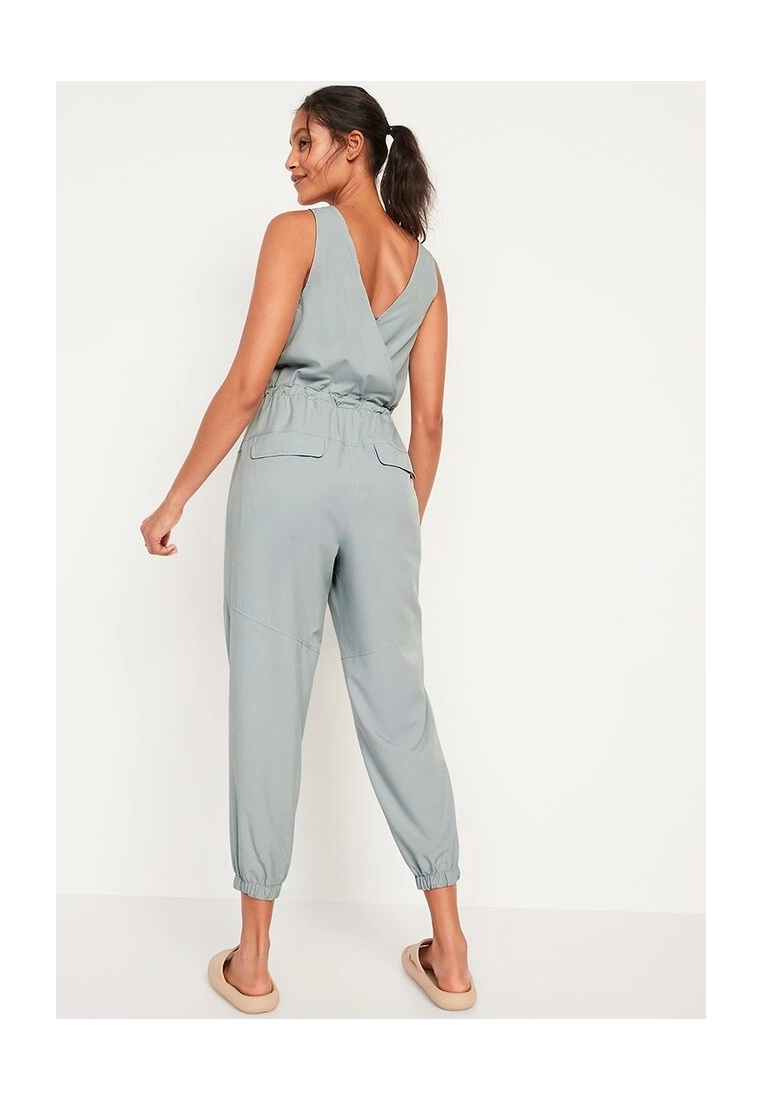 Old Navy Sleeveless Stretch Tech Jumpsuit 4 Old Navy Sleeveless Stretch Tech Jumpsuit - Billede 2