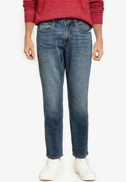 Old Navy Basic Athletic Tapered Jeans