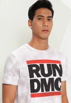 Old Navy RUN DMC Tie-Dye Graphic T-Shirt -Cykler Salgsbutik old navy 9643 2860716 7