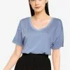 Old Navy V-Neck Crop Tee 1 Old Navy V-Neck Crop Tee -Cykler Salgsbutik old navy 9808 1583595 1