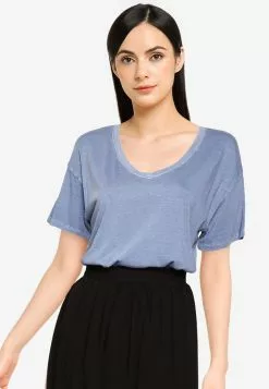 Old Navy V-Neck Crop Tee