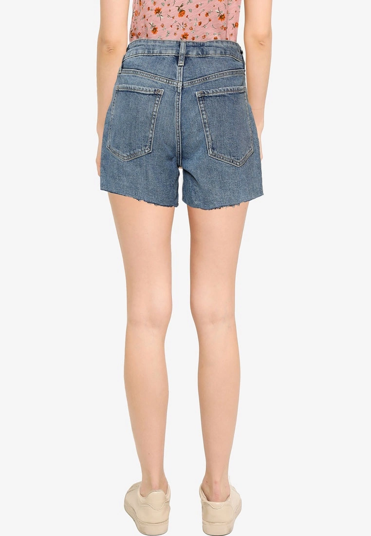 Old Navy Destructed Wash Denim Shorts 4 Old Navy Destructed Wash Denim Shorts - Billede 2