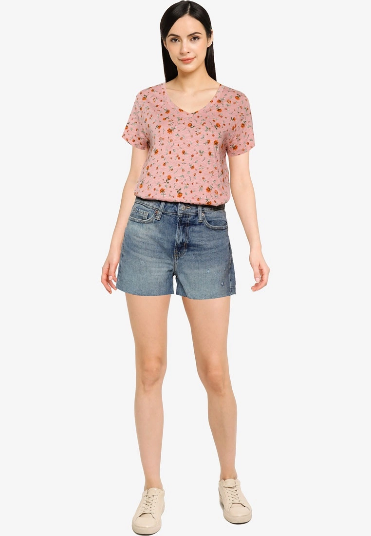 Old Navy Destructed Wash Denim Shorts 6 Old Navy Destructed Wash Denim Shorts - Billede 4