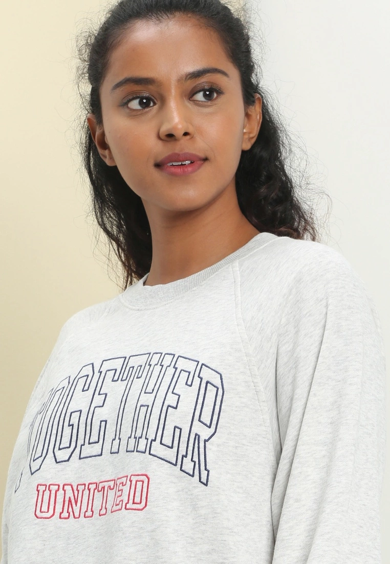 Old Navy Americana Crop Crew Sweatshirt 9 Old Navy Americana Crop Crew Sweatshirt - Billede 7