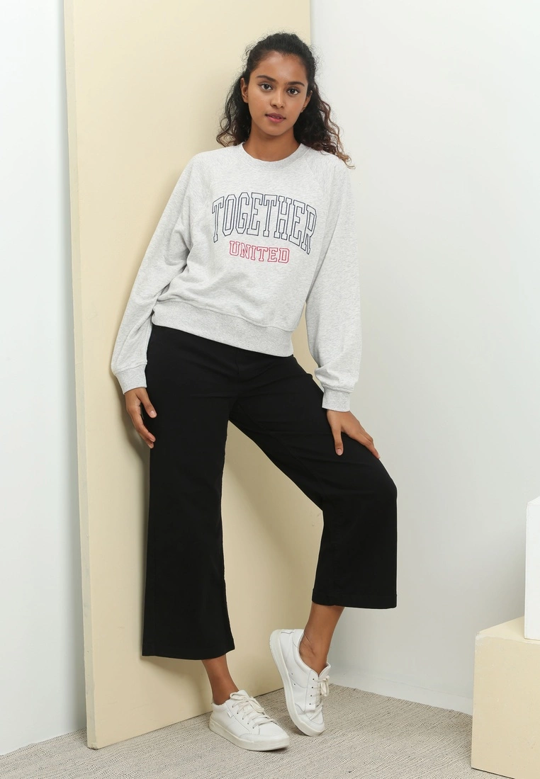 Old Navy Americana Crop Crew Sweatshirt 10 Old Navy Americana Crop Crew Sweatshirt - Billede 8